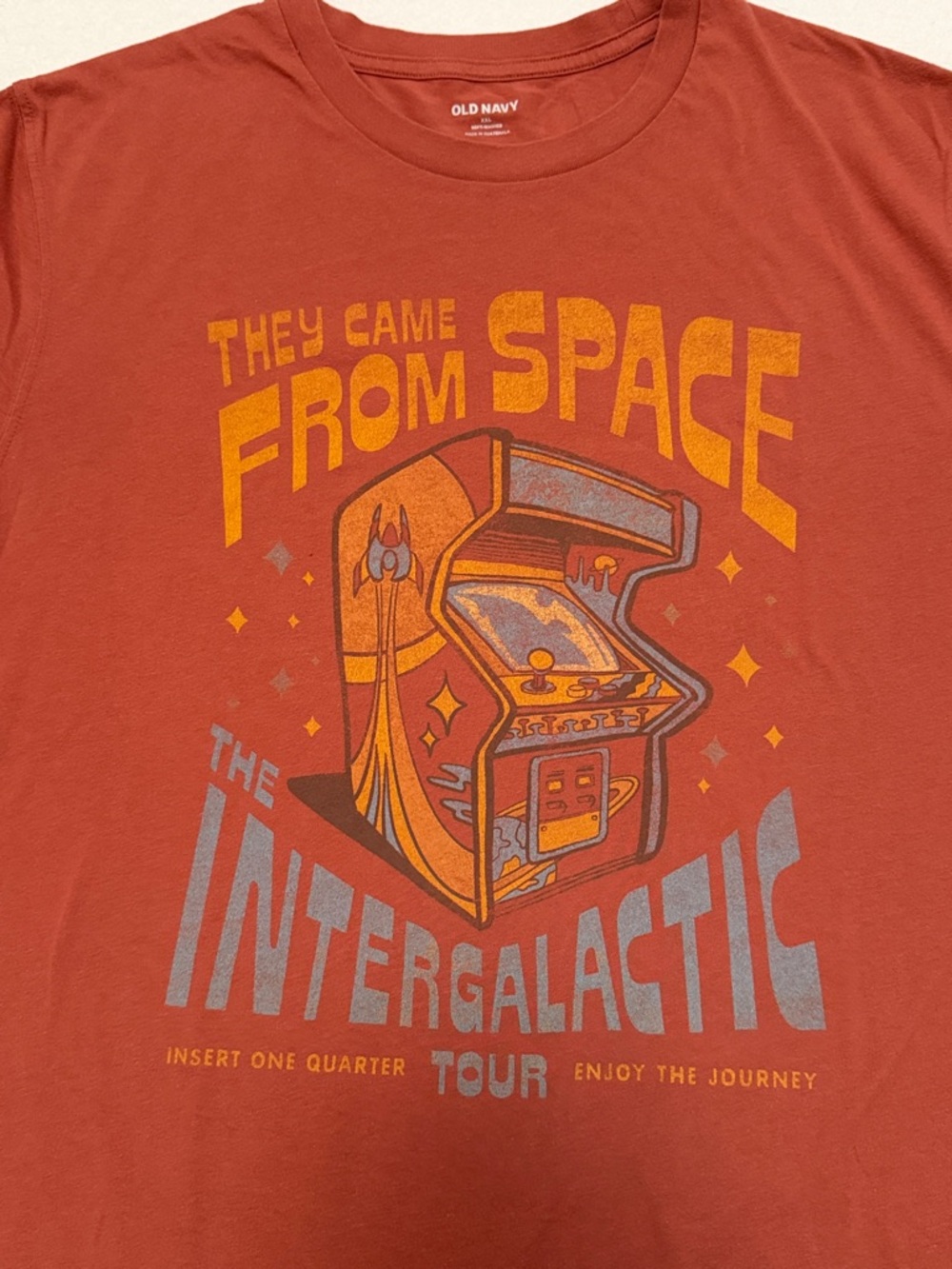 Old Navy Rust Short-Sleeve Graphic Tee - Yellow & Gray Arcade Print